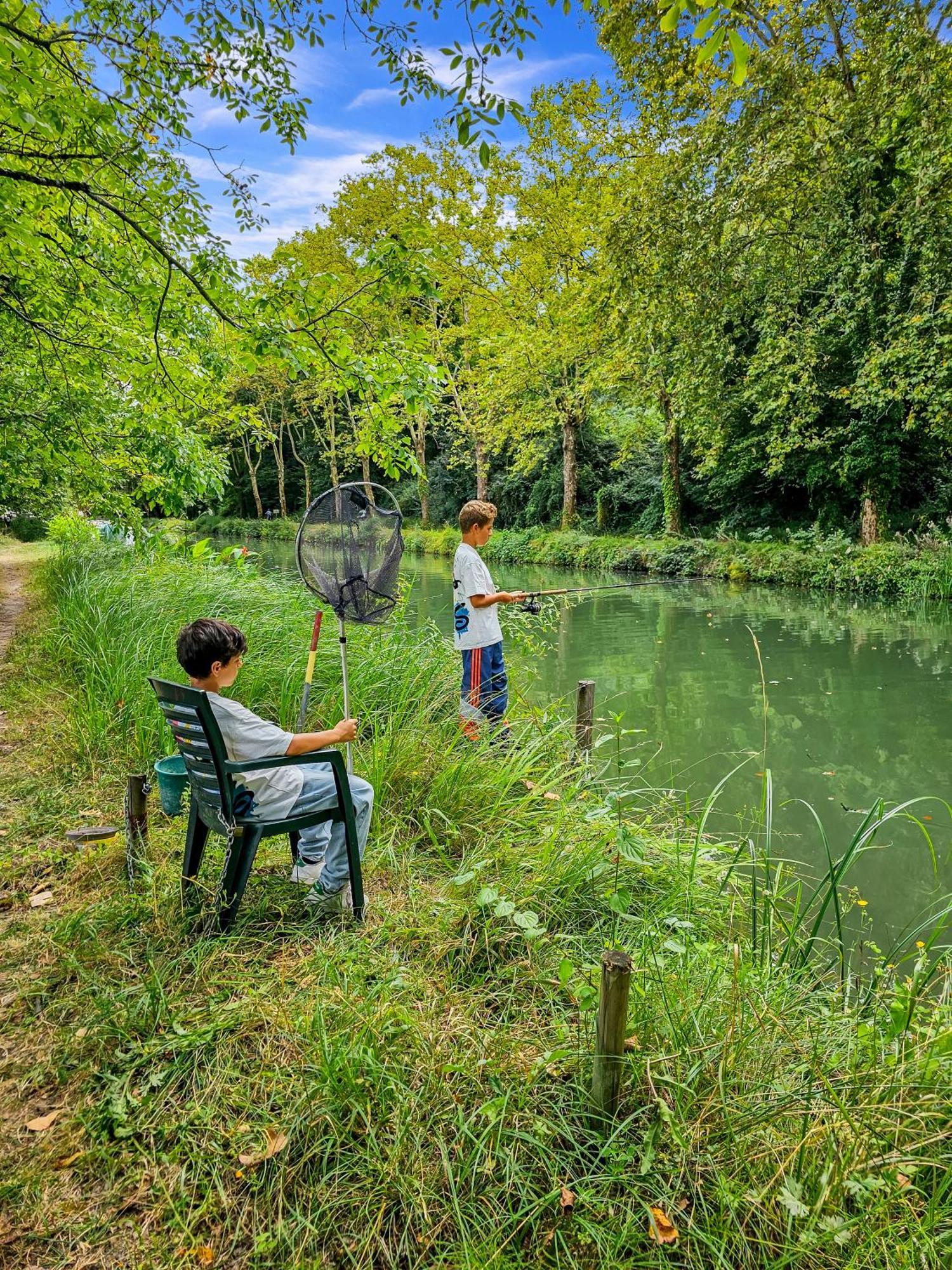 Gite Au Jardin Meilhan-sur-Garonne Exterior photo